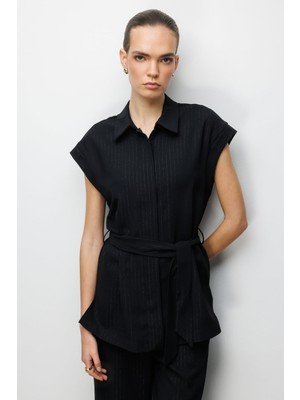 On Kadın Çizgi Desenlli Beli Kuşaklı Yelek 74900 Siyah