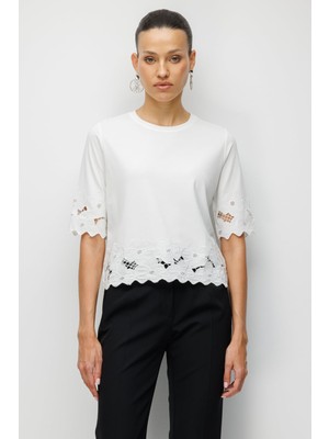On Kadın Işlemeli Sıfır Yaka Bluz 71386 Ekru