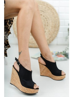 Ayakkabı Ateşi Mantara Siyah Süet Dolgu Topuklu Kadın Bot Saturn