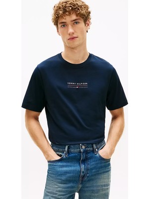 Tommy Hilfiger Erkek Regular Fit Yuvarlak Yakalı Logo Desenli Pamuklu Kısa Kollu Lacivert T-Shirt MW0MW42363-DW5