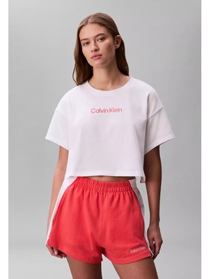 Calvin Klein Kadın Regular Fit Yuvarlak Yakalı Pamuklu Logo Detaylı Kısa Kollu Crop Beyaz T-Shirt LV00Q61201-100