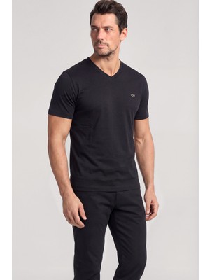 Paul & Shark Erkek Normal Kesim V Yaka %100 Pamuklu Metalik Logo Detaylı Kısa Kollu Siyah-Altın T-Shirt 26411019-11G