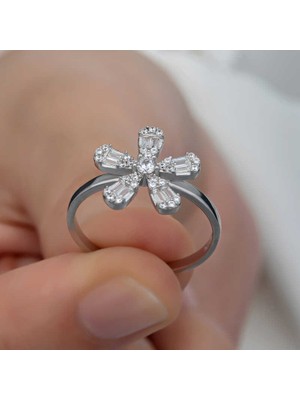Inure Jewelry Gümüş Zirkon Taşlı Çiçek Kadın Yüzük