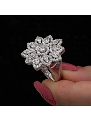 Inure Jewelry Gümüş Zirkon Taşlı Çiçek Kadın Yüzük