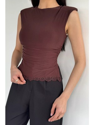 Gülseli Kadın Omuz Vatkalı Yanlar Büzgülü Dantel Detaylı Bluz P-00020988