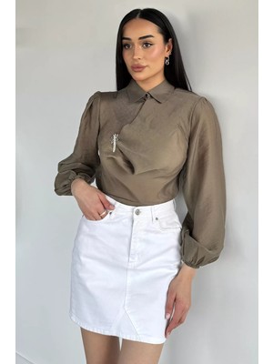 Gülseli Kadın Degaje Yaka Broş Detaylı Bluz P-00020980
