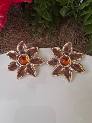 Ebru Çitak Vip Kahve - Kehribar Tonlarında Çiçek Detaylı Küpe - Zra - Mng Küpe