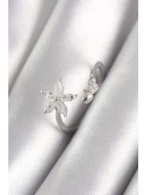 Uravas Store Pirinç Gümüş Renk Zirkon Taşlı Çiçek Model Detay Kadın Yüzük - TJ-BYK3070