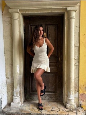 Yuga Knitting Kadın Trikoaskılı  Fırfır Detaylı Kısayazlık Örgü Ajurlu Plaj Elbisesi Pareo