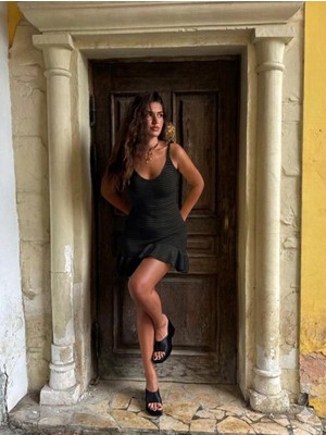 Yuga Knitting Kadın Trikoaskılı  Fırfır Detaylı Kısayazlık Örgü Ajurlu Plaj Elbisesi Pareo