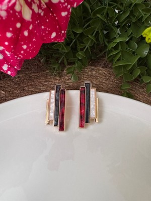 Ebru Çitak Vip Kırmızı Krem Detaylı Geometrik Küpe - Zra - Mng Küpe