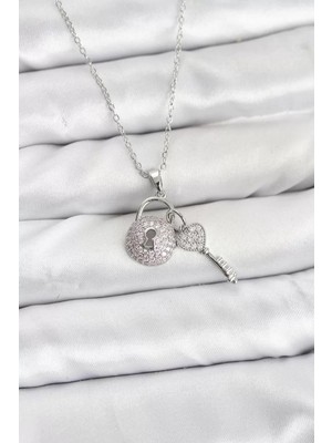 Uravas Store Çelik Zincir Gümüş Renk Kilit Anahtar Model Zirkon Taşlı Kadın Kolye - TJ-BKO10880