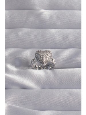 Buğz Pirinç Ayarlamalı Gümüş Renk Zirkon Taşlı Bombeli Kalp Yüzük