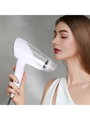 Buğz Katlanabilir Başlıklı Saç Kurutma Makinesi