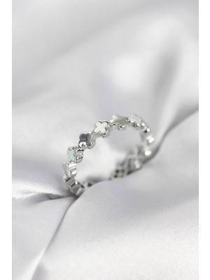 Buğz Gümüş Renk Sedefli Yonca Model Kadın Yüzük