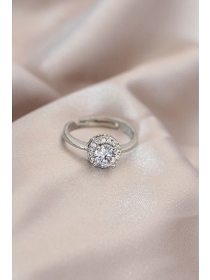 Buğz Ayarlamalı Gümüş Renk Metal Zirkon ve Kristal Taşlı Oval Model Yüzük