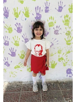 Stilera Kız Çocuk Atatürk Baskılı Kısa Kollu Beyaz Tişört ve Kırmızı Şort Etek Alt Üst Takım (Kalıbı Dar)