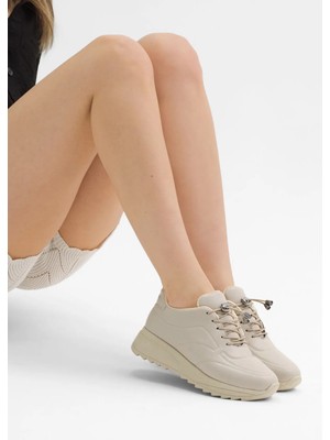 Tonny Black Kadın Bej Rahat Kalıp Bağcıklı Kadın Ayakkabı