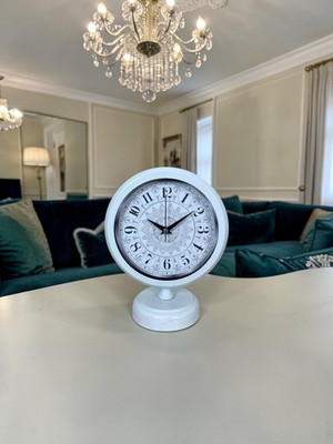 Venüs Shopping Beyaz Motifli 25 x 20 cm Metal Masa Saati