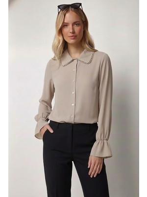 Fumel Kadın Bej Büzgülü Kol Dantenli Yaka Detaylı Dokuma Gömlek