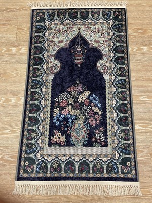 Brillant Yumuşak Kadife Dokulu Dini Desenli Kaydırmaz Deri Taban Seccade 75 x 125 cm