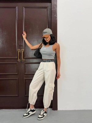Zeo Basic Paraşüt Kumaş Bej Kargo Pantolon Bel Yazılı Lastikli ve Paça Lastikli