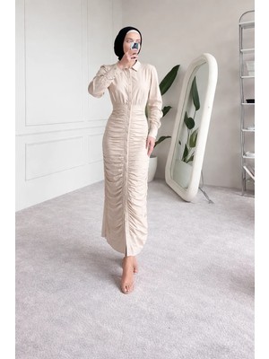 Cardella Lora Poplin Kumaş Büzgülü Uzun Elbise – Düğmeli, Vücut Formlu, Şık Tasarım, Tesettür Uyumlu