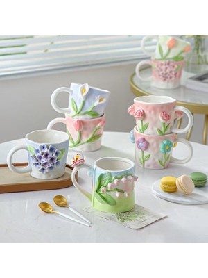 Kabartmalı Motifli Tasarım Çiçekler Seramik Kupa Bardak
