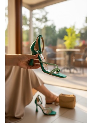 Enoch Kadın Taşlı Ince Topuklu Bilekten Bağlamalı Sandalet