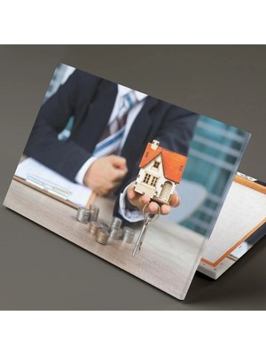 Şehzat Elinde Ev Anahtar Tutan Adam Emlak Satış Kiralama Ofis Dekor Kanvas Tablo