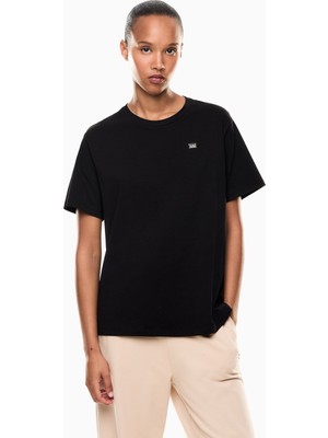 EA7 Kadın Normal Kalıp Pamuklu Yuvarlak Yakalı Metalik Logo Detaylı Kısa Kollu Siyah T-Shirt 7W000455 AF10373-UC001