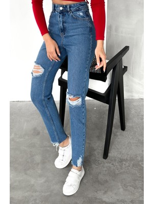 Fiori Yırtık ve Kirli Paçalı Mom Jean Koyu Mavi