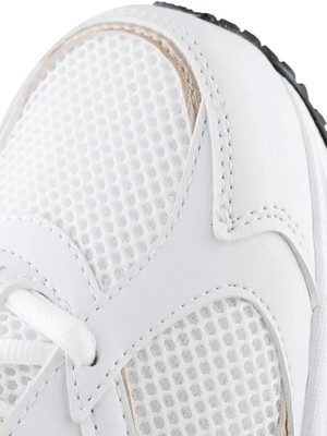 New Balance 408 Beyaz Günlük Spor Ayakkabı Suni Deri Malzeme ile Konforlu Tasarım
