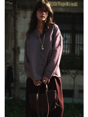 Emnora V Yaka Çizgili Gömlek Burgonya