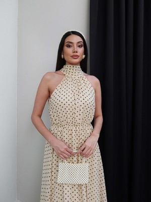 Esra Helvacı Puantiyeli Halter Yaka Uzun Elbise