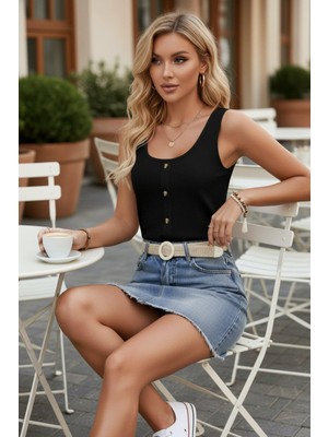 Mossta Önü Düğme Detaylı U Yaka Bürümcük Kumaş Askılı Bluz - Siyah