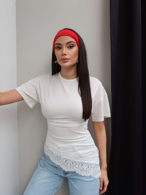 Esra Helvacı Etek Ucu Dantel Asimetrik Tshirt