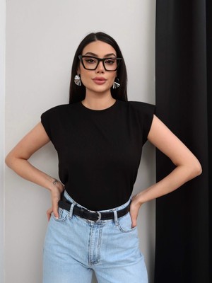 Esra Helvacı Sıfır Kol Vatkalı Basic Tshirt