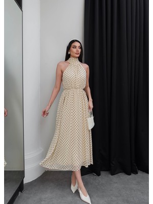 Esra Helvacı Puantiyeli Halter Yaka Uzun Elbise