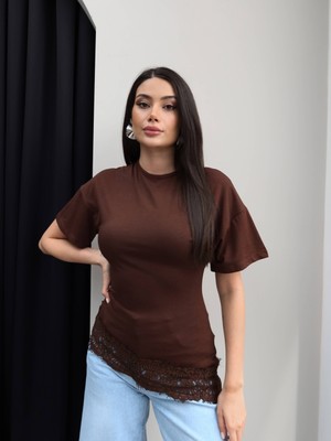 Esra Helvacı Etek Ucu Dantel Asimetrik Tshirt