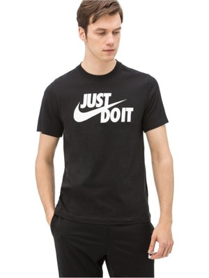 Nike AR5006-011 Erkek T-Shirt Siyah Renkli Spor Tasarımlı Nefes Alabilir Kumaş Özellikleri