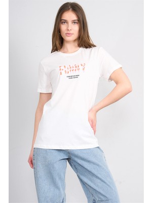 Çetinkaya Fithit 8952 Bayan Bisiklet Yaka Regular Nakışlı T-Shirt Krem