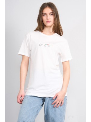 Çetinkaya Fithit 8951 Bayan Bisiklet Yaka Penye Regular Nakışlı T-Shirt Krem
