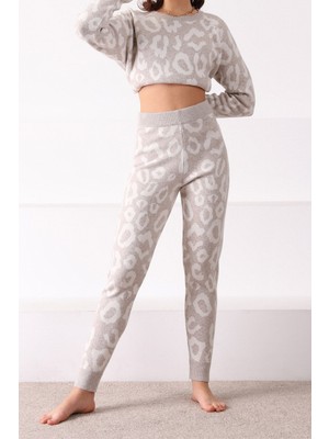 Ferraro Kadın Bej Leopar Desenli Dar Paça Kaşmirli Triko Pantolon