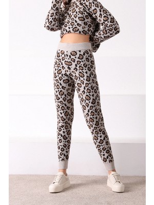 Ferraro Kadın Açık Bej Leopar Desenli Dar Paça Kaşmirli Triko Pantolon