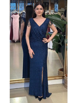 Abiyeniall Lacivert V Yaka Kalın Askı Yırtmaçlı Düz Kesim Likralı Pullu Boncuklu Uzun Abiye Elbise 11179-03