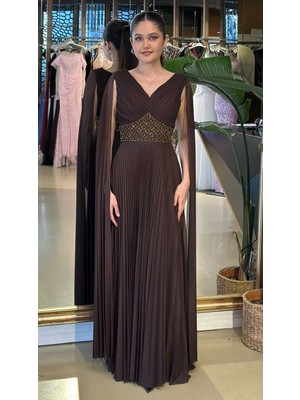 Abiyeniall Kahverengi V Yaka Pelerin Kloş Etekli Şifon Uzun Abiye Elbise 11108-03