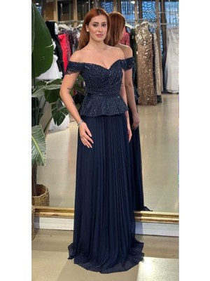 Abiyeniall Lacivert Madonna Yaka Düşük Kollu Boncuk Işlemeli Kloş Likralı Şifon Uzun Abiye Elbise 11211-02