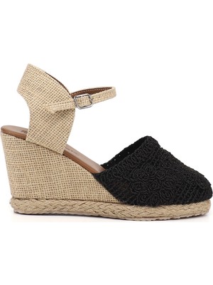 Gönderi(r) Kadın Siyah  Hasır Örgü Dolgu Topuklu Sandalet