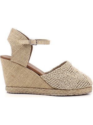 Gönderi(r) Kadın Bej  Hasır Örgü Dolgu Topuklu Sandalet